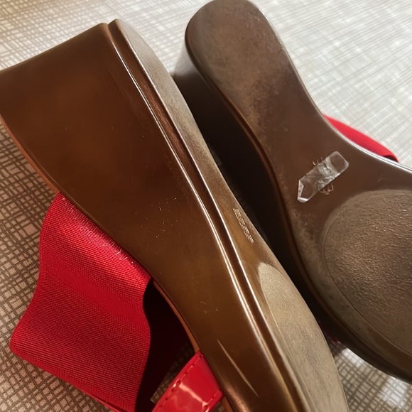 Red Italian shoemaker sandals - Picture 3 of 4